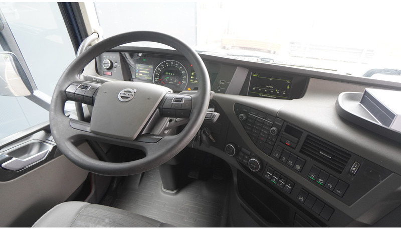 Volvo FH 460 EURO 6 GLOBETROTTER 647.000KM - Cabeza tractora: foto 5 Volvo FH 460 EURO 6 GLOBETROTTER 647.000KM - Cabeza tractora: foto 5