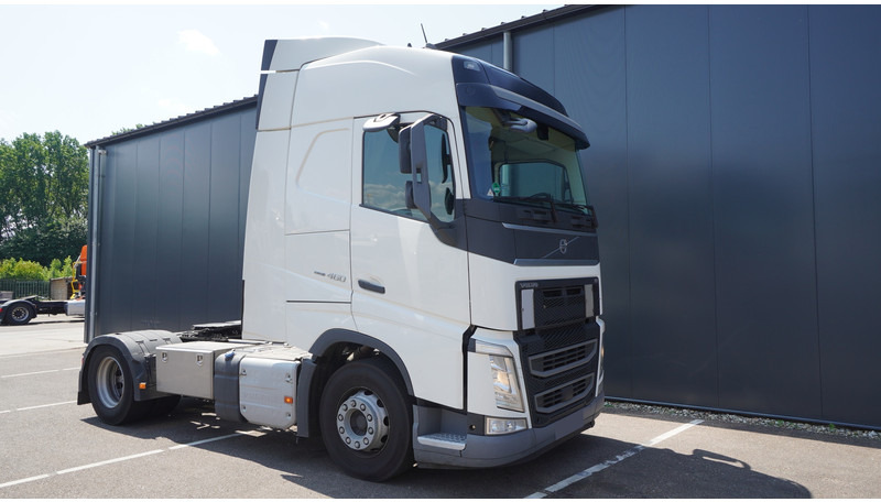 Volvo FH 460 EURO 6 GLOBETROTTER 699.000KM - Cabeza tractora: foto 4 Volvo FH 460 EURO 6 GLOBETROTTER 699.000KM - Cabeza tractora: foto 4