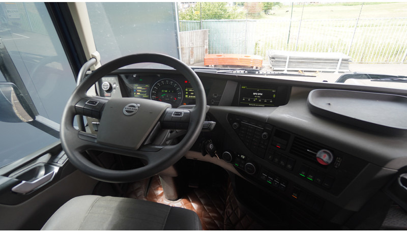 Volvo FH 460 EURO 6 GLOBETROTTER 770.000KM - Cabeza tractora: foto 5 Volvo FH 460 EURO 6 GLOBETROTTER 770.000KM - Cabeza tractora: foto 5