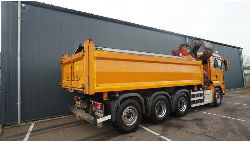 Camión grúa MAN TGS 35.440 8X4 2 SIDE TIPPER WITH HMF Z 1943 CRANE 415.000KM: foto 8