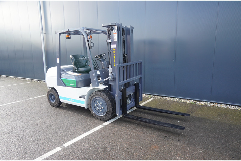 Eurotrac FE 30 ECO ELECTRIC FORKLIFT - Maquinaria de construcción: foto 4 Eurotrac FE 30 ECO ELECTRIC FORKLIFT - Maquinaria de construcción: foto 4