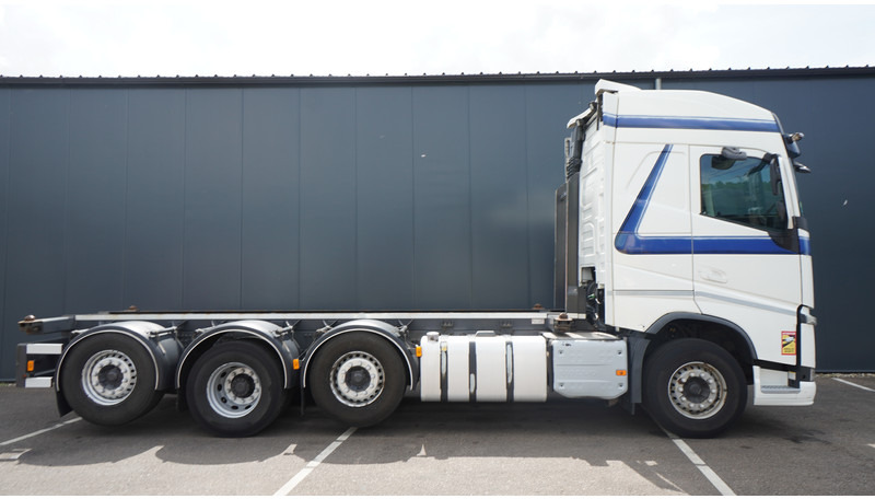 Volvo FH 460 8X2 20 FT CONTAINER TRANSPORT TRUCK - Camión portacontenedore/ Intercambiable: foto 2 Volvo FH 460 8X2 20 FT CONTAINER TRANSPORT TRUCK - Camión portacontenedore/ Intercambiable: foto 2