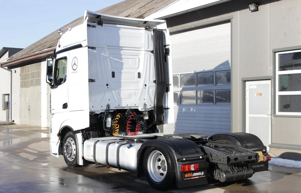 Mercedes-Benz ACTROS 1845 BIG SPACE / LOW DECK/ MEGA Euro 6 ** Salon Polska / SUPER STAN - Cabeza tractora: foto 5 Mercedes-Benz ACTROS 1845 BIG SPACE / LOW DECK/ MEGA Euro 6 ** Salon Polska / SUPER STAN - Cabeza tractora: foto 5