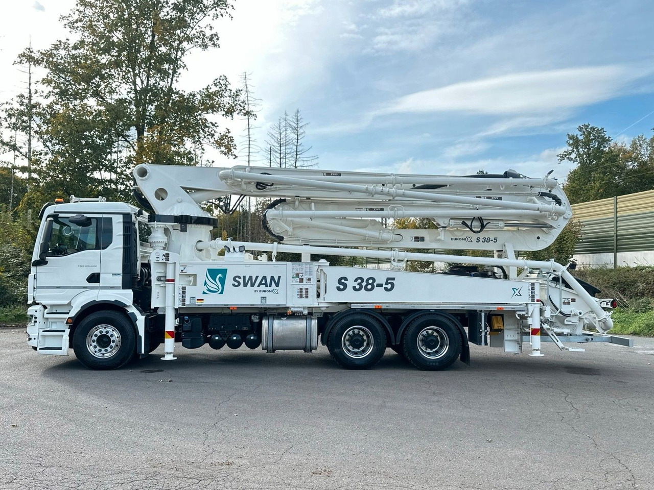 MAN TGS 26.510 6x4 SWAN TSP 38-5 160RZ ( 38m ) - Bomba de hormigón: foto 1 MAN TGS 26.510 6x4 SWAN TSP 38-5 160RZ ( 38m ) - Bomba de hormigón: foto 1