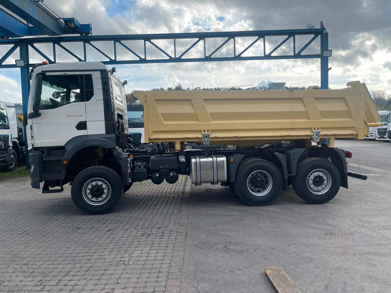 MAN TGS 28.440 6x4-4 / 3-Seiten- Kipper EuromixMTP - Camión volquete: foto 2 MAN TGS 28.440 6x4-4 / 3-Seiten- Kipper EuromixMTP - Camión volquete: foto 2