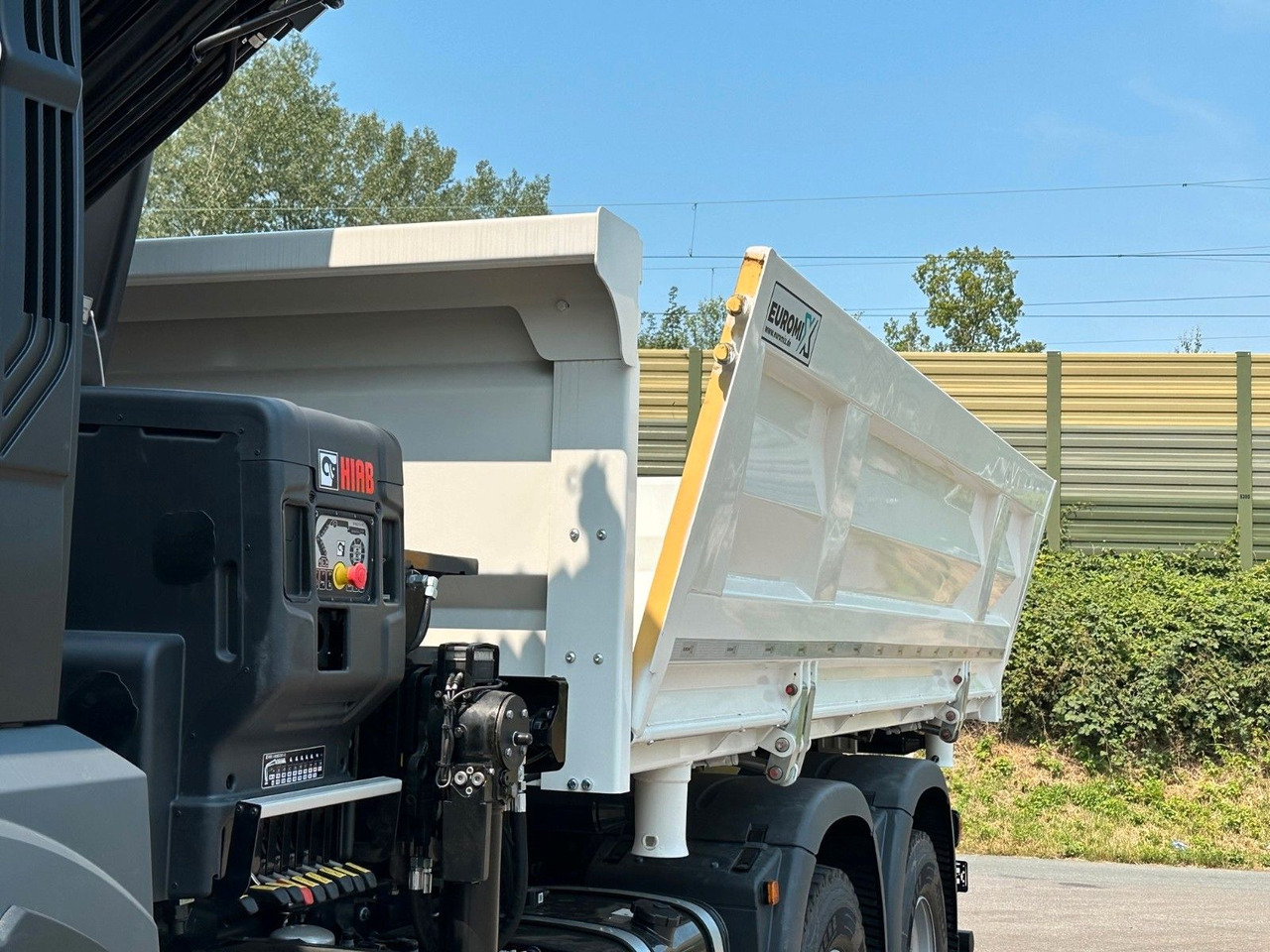 Camión volquete, Camión grúa MAN TGS 33.440 6x4 /3-Seiten- Kipper /  HIAB 228-6: foto 23