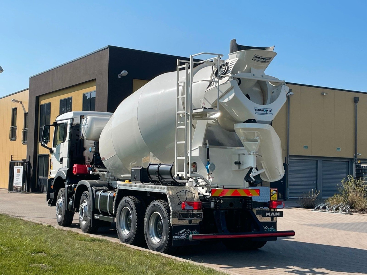 MAN TGS 35.520 8x4 /Euro6e EuromixMTP EM 10 L - Camión hormigonera: foto 5 MAN TGS 35.520 8x4 /Euro6e EuromixMTP EM 10 L - Camión hormigonera: foto 5