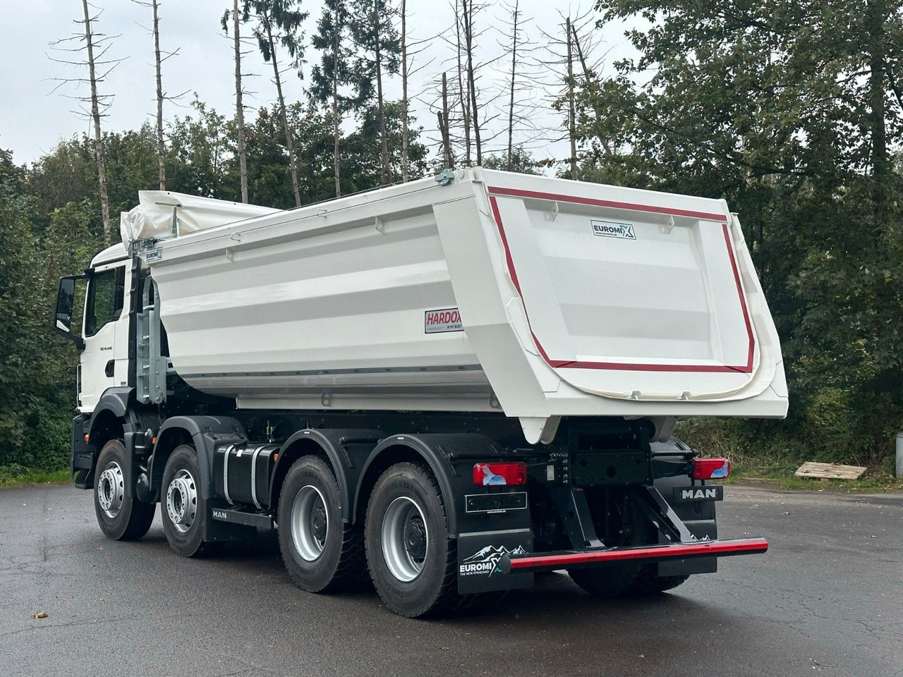 MAN TGS 41.440 BB 8X4 Euromix Mulden Kipper HARDOX - Camión volquete: foto 4 MAN TGS 41.440 BB 8X4 Euromix Mulden Kipper HARDOX - Camión volquete: foto 4