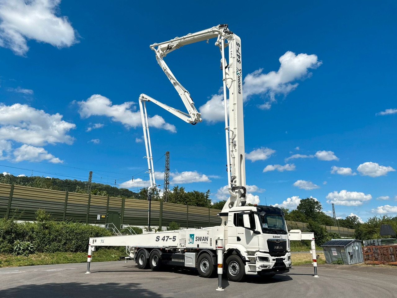 MAN TGS 41.520 8x4 SWAN TSP 47-5 160RZ ( 47m ) - Bomba de hormigón: foto 1 MAN TGS 41.520 8x4 SWAN TSP 47-5 160RZ ( 47m ) - Bomba de hormigón: foto 1
