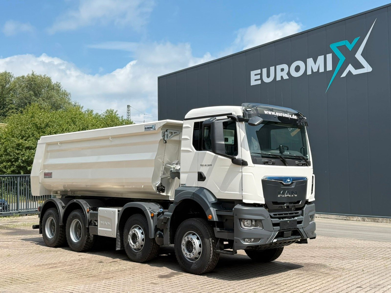 MAN TGS 41.520 BB 8X4 Euromix MuldenKipper Retarder - Camión volquete: foto 1 MAN TGS 41.520 BB 8X4 Euromix MuldenKipper Retarder - Camión volquete: foto 1