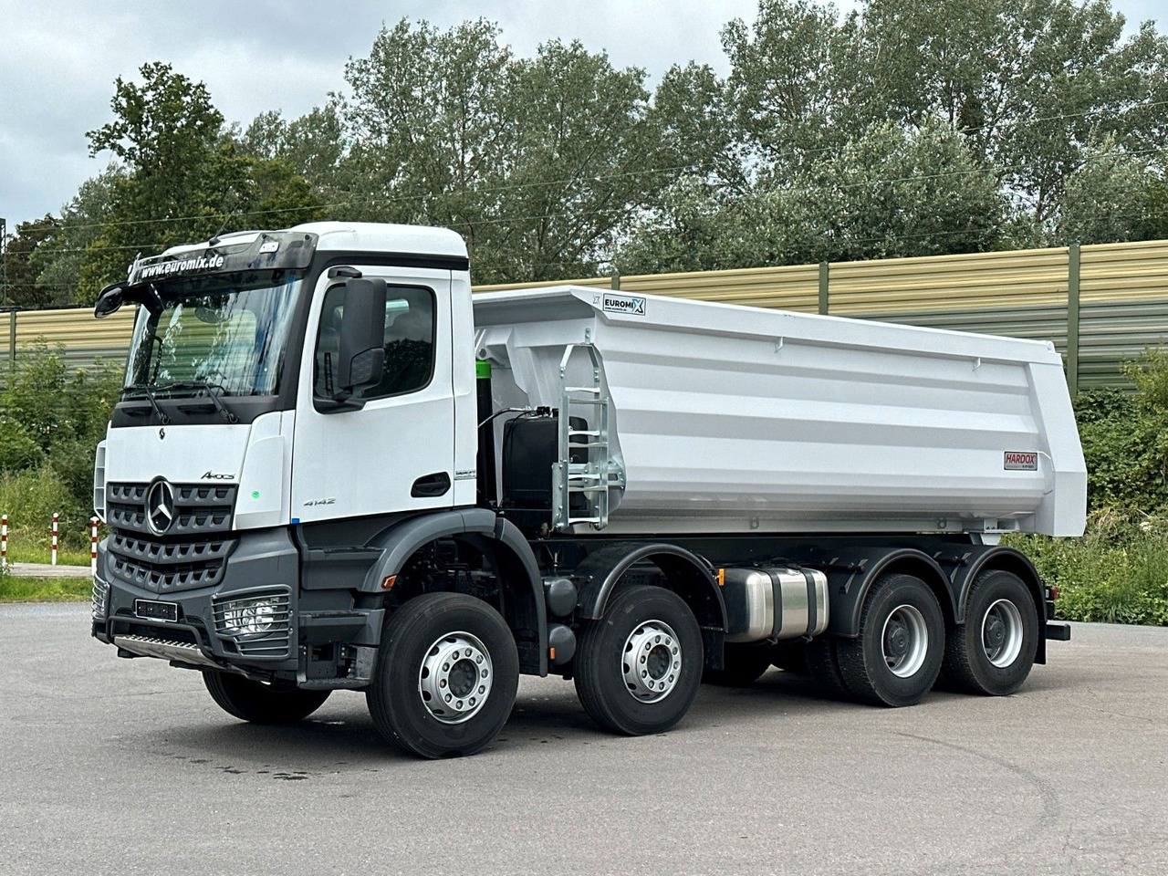 Mercedes-Benz 4142 8X4 Mulden- Kipper - EuromixMTP - Camión volquete: foto 1 Mercedes-Benz 4142 8X4 Mulden- Kipper - EuromixMTP - Camión volquete: foto 1