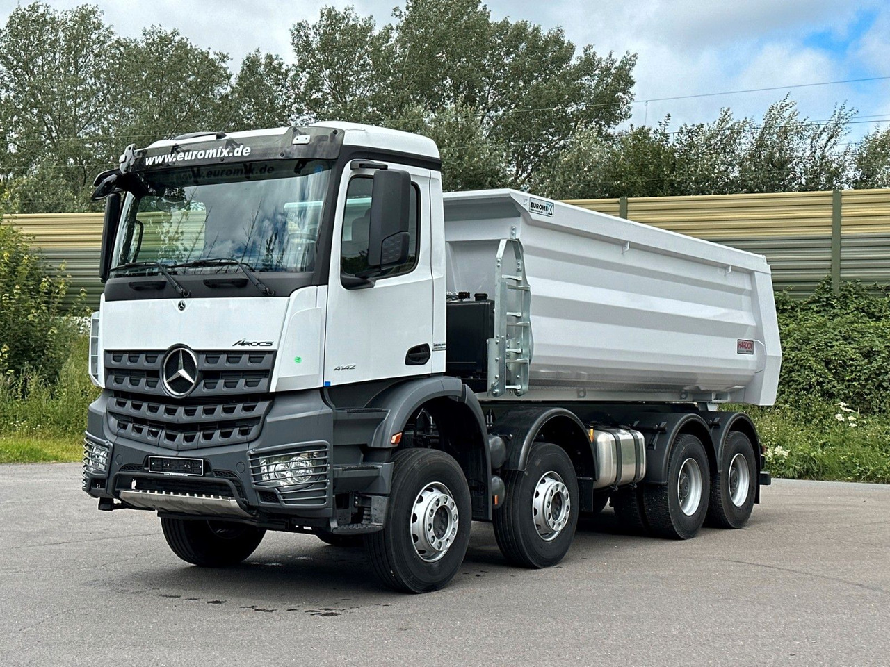 Mercedes-Benz 4142 8X4 Mulden- Kipper - EuromixMTP - Camión volquete: foto 2 Mercedes-Benz 4142 8X4 Mulden- Kipper - EuromixMTP - Camión volquete: foto 2