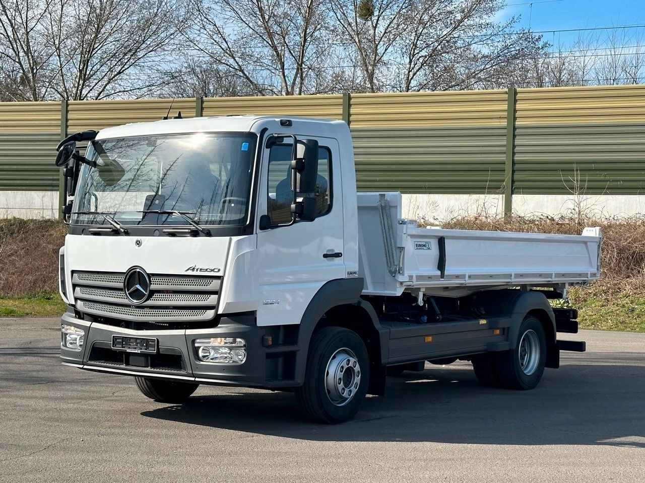 Mercedes-Benz Atego 1224 K EuromixMTP 3-Seiten-Kipper - Camión volquete: foto 2 Mercedes-Benz Atego 1224 K EuromixMTP 3-Seiten-Kipper - Camión volquete: foto 2