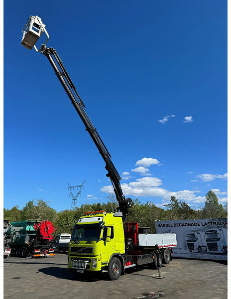 Volvo 6x2, Skylift-truck with Tipper & Bucket, 2009 - Camión, Camión grúa: foto 1 Volvo 6x2, Skylift-truck with Tipper & Bucket, 2009 - Camión, Camión grúa: foto 1