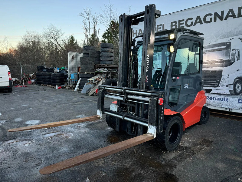 Toyota 8FBMT45 Electric, 3.600h, 2015 - Carretilla elevadora eléctrica: foto 3 Toyota 8FBMT45 Electric, 3.600h, 2015 - Carretilla elevadora eléctrica: foto 3