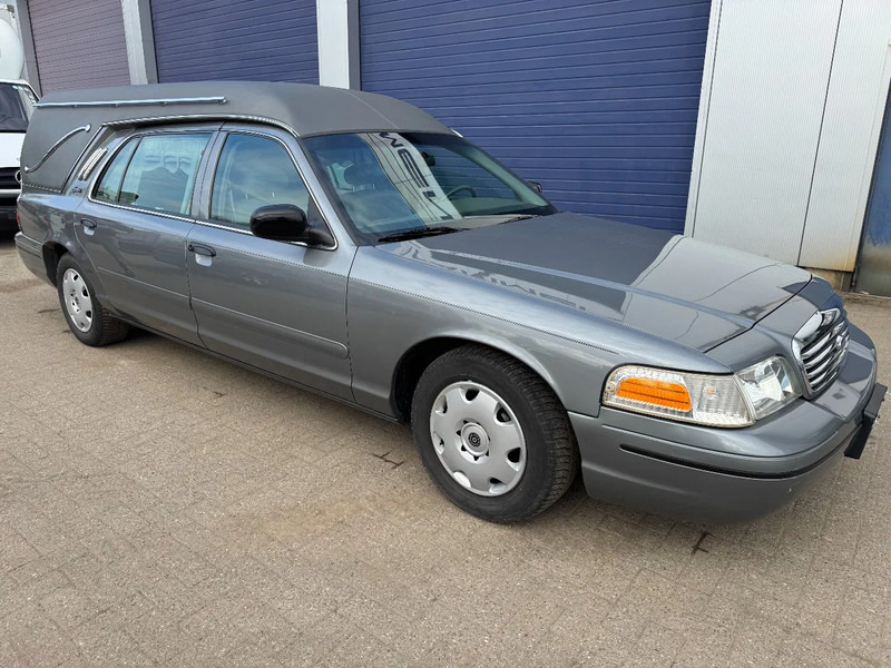 Ford VICTORIA CROWN **CORBILLARD-HEARSE-BESTATTUNGSWAGEN** - Coche: foto 1 Ford VICTORIA CROWN **CORBILLARD-HEARSE-BESTATTUNGSWAGEN** - Coche: foto 1