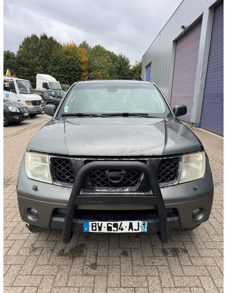 Nissan Pathfinder **AIRCO-EURO 3-7 SEATS** - Coche: foto 2 Nissan Pathfinder **AIRCO-EURO 3-7 SEATS** - Coche: foto 2