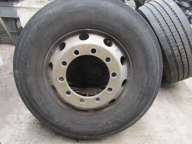 ALCOA 315/70/22.5 WHEELS AND TYRES FITTED MICHELIN FRONT STEER TYRES (2018 13/14mm TREAD, 32mm STUD HOLE) - Neumático para Camión: foto 2 ALCOA 315/70/22.5 WHEELS AND TYRES FITTED MICHELIN FRONT STEER TYRES (2018 13/14mm TREAD, 32mm STUD HOLE) - Neumático para Camión: foto 2