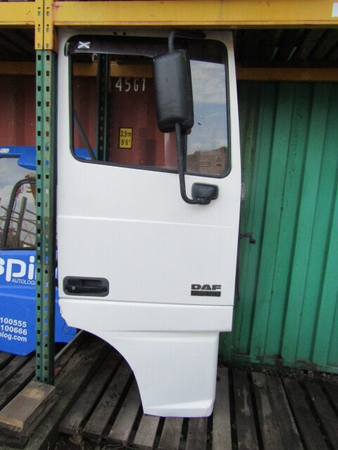 DAF XF 95 OFF/SIDE(DRIVERS) COMPLETE DOOR - Cabina e interior para Camión: foto 3 DAF XF 95 OFF/SIDE(DRIVERS) COMPLETE DOOR - Cabina e interior para Camión: foto 3