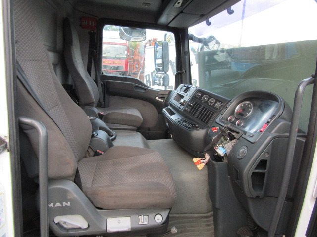 MAN TGM DAY CAB EX 2009 - Cabina para Camión: foto 4 MAN TGM DAY CAB EX 2009 - Cabina para Camión: foto 4