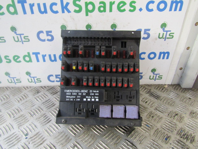 MERCEDES ATEGO FUSEBOARD P/NO A001 543 3615 - Sistema eléctrico para Camión: foto 1 MERCEDES ATEGO FUSEBOARD P/NO A001 543 3615 - Sistema eléctrico para Camión: foto 1