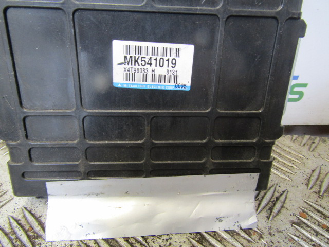 MITSUBISHI CANTER CONTROL MODULE P/NO MK541019 - Unidad de control para Camión: foto 2 MITSUBISHI CANTER CONTROL MODULE P/NO MK541019 - Unidad de control para Camión: foto 2