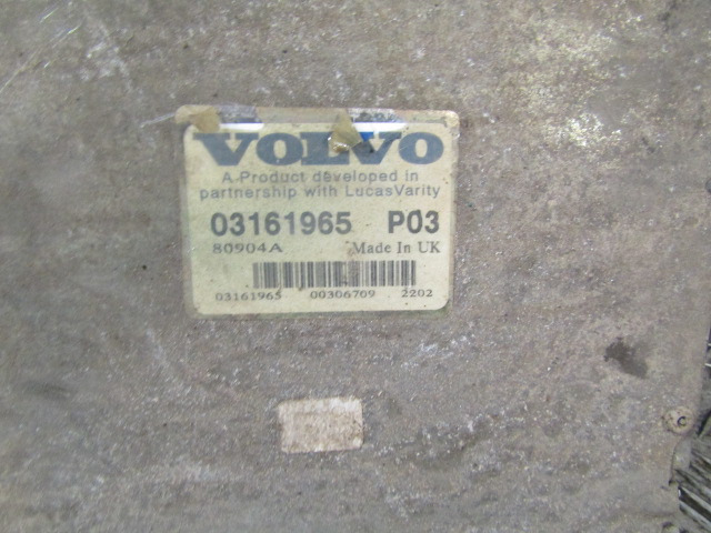 VOLVO FL6 D6B 180 ENGINE ECU O/NO 03161965 – PO3 - Unidad de control para Camión: foto 3 VOLVO FL6 D6B 180 ENGINE ECU O/NO 03161965 – PO3 - Unidad de control para Camión: foto 3