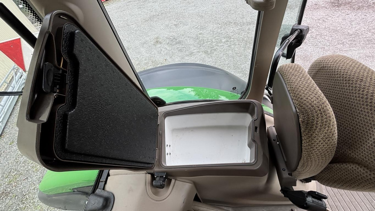 John Deere 6R195 - Tractor: foto 5 John Deere 6R195 - Tractor: foto 5