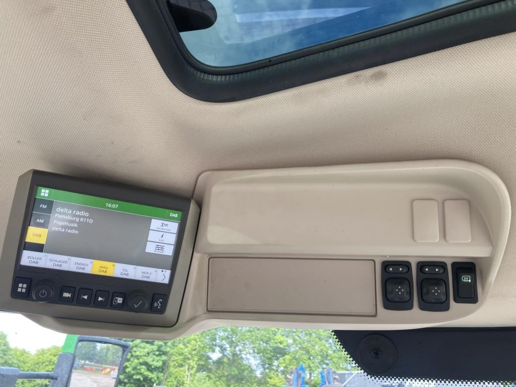 John Deere 6R230 - Tractor: foto 2 John Deere 6R230 - Tractor: foto 2