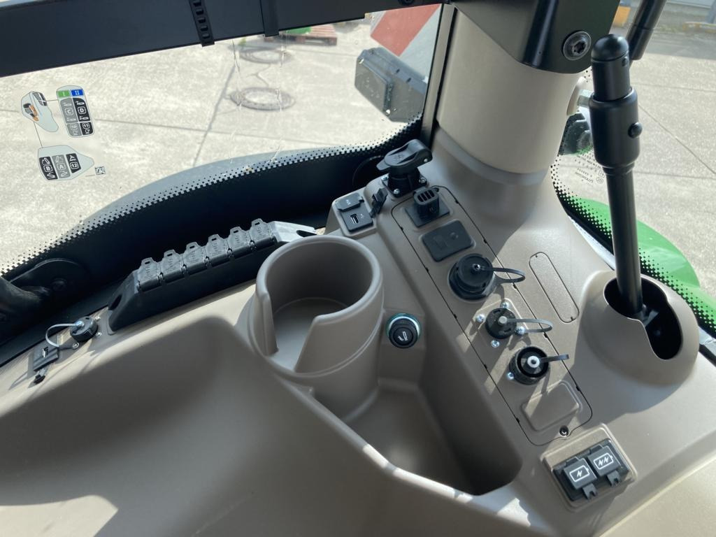 John Deere 6R250 - Tractor: foto 4 John Deere 6R250 - Tractor: foto 4