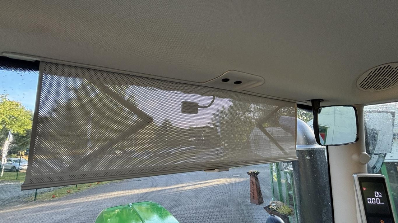 John Deere 6R250 - Tractor: foto 2 John Deere 6R250 - Tractor: foto 2