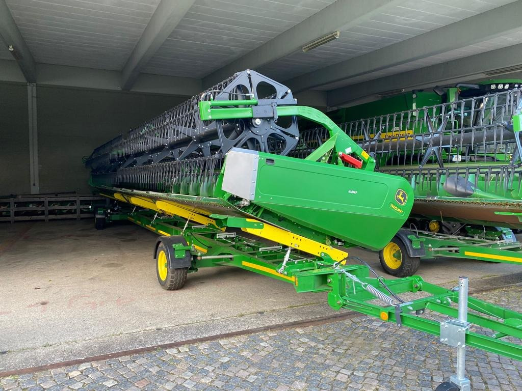 John Deere 740 PREMIUM FLOW - 12,20 M - Cabezal de grano: foto 1 John Deere 740 PREMIUM FLOW - 12,20 M - Cabezal de grano: foto 1