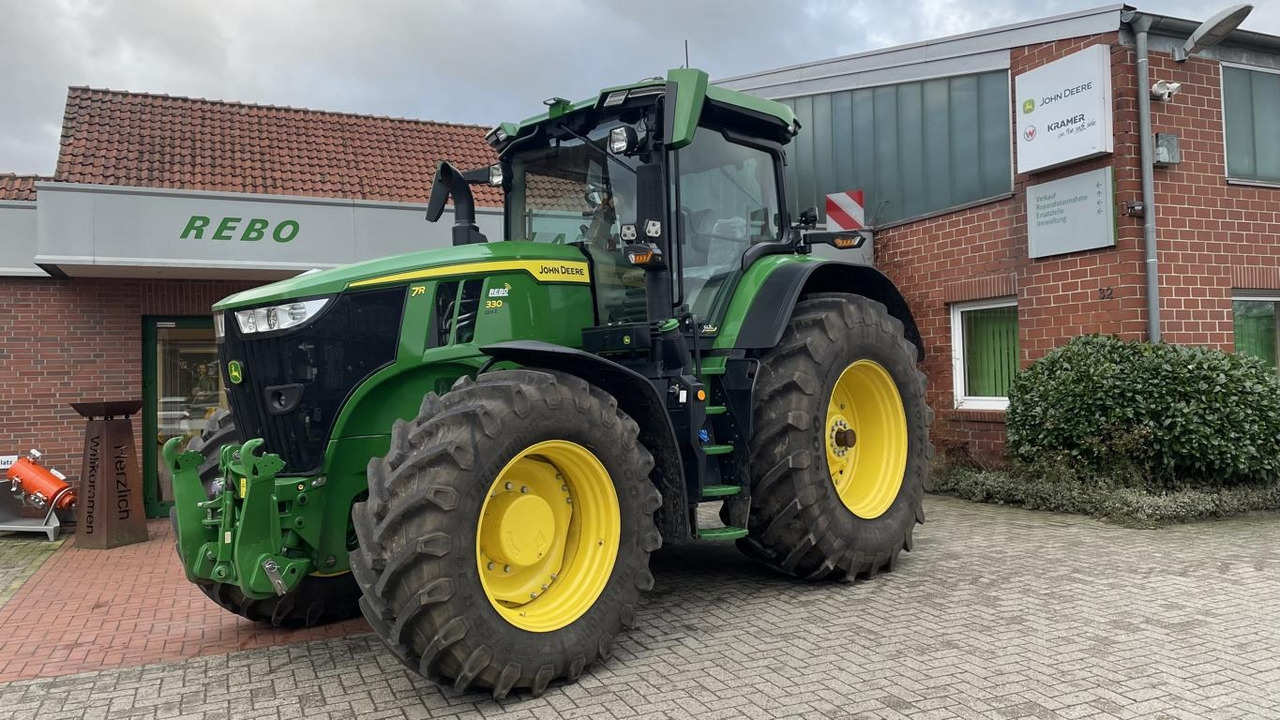 John Deere 7R330 - Tractor: foto 1 John Deere 7R330 - Tractor: foto 1