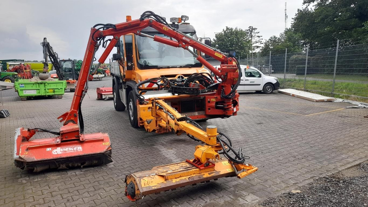 Mercedes-Benz UNIMOG U 527 - Vehículo municipal: foto 4 Mercedes-Benz UNIMOG U 527 - Vehículo municipal: foto 4