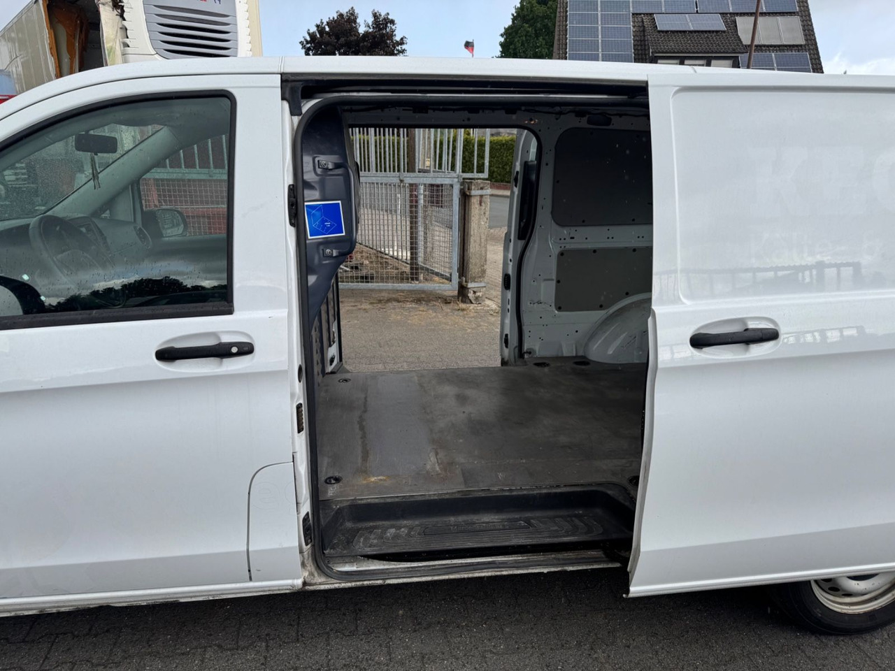 Mercedes-Benz Vito Kasten 114 CDI FWD extralang 2x Schiebetür - Furgoneta de pasajeros: foto 4 Mercedes-Benz Vito Kasten 114 CDI FWD extralang 2x Schiebetür - Furgoneta de pasajeros: foto 4