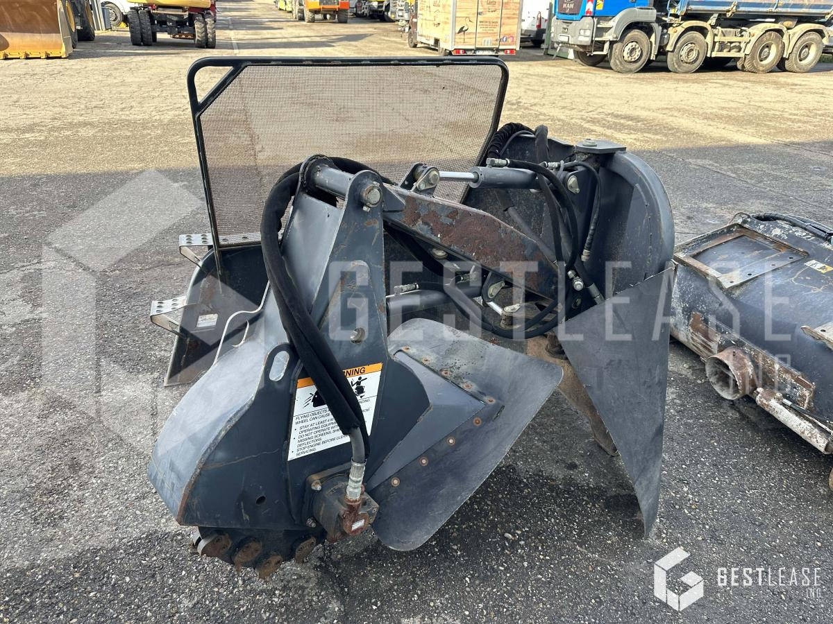 BOBCAT SG60 GRINDER ROGNEUSE DE SOUCHE - Triturador de tocones: foto 1 BOBCAT SG60 GRINDER ROGNEUSE DE SOUCHE - Triturador de tocones: foto 1