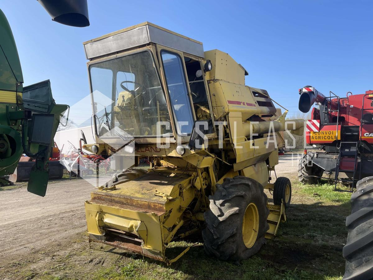New Holland CLAYSON 1540 - Cosechadora de granos: foto 4 New Holland CLAYSON 1540 - Cosechadora de granos: foto 4