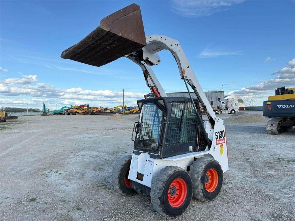 Bobcat S130 - Minicargadora: foto 1 Bobcat S130 - Minicargadora: foto 1