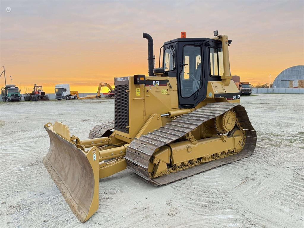 CAT D4H LGP USA MADE - Bulldozer: foto 1 CAT D4H LGP USA MADE - Bulldozer: foto 1