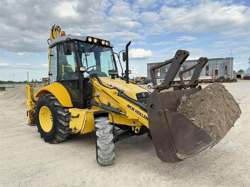 Retroexcavadora New Holland LB 110 B-4PT: foto 10 Retroexcavadora New Holland LB 110 B-4PT: foto 10