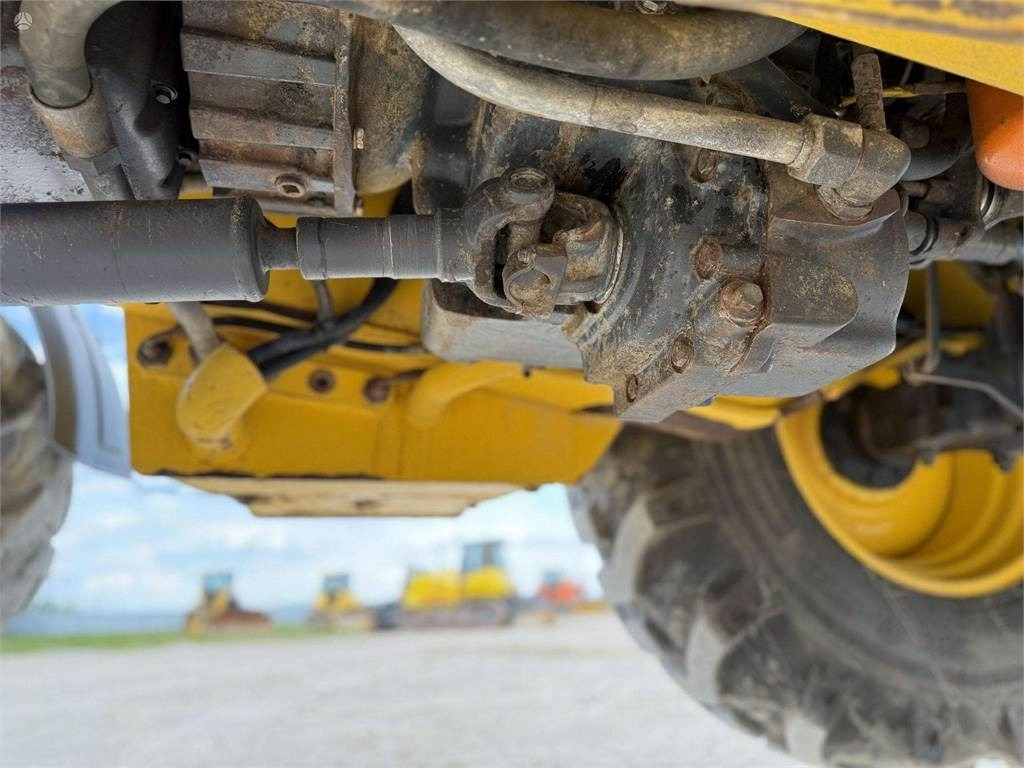 Retroexcavadora New Holland LB 110 B-4PT: foto 12 Retroexcavadora New Holland LB 110 B-4PT: foto 12