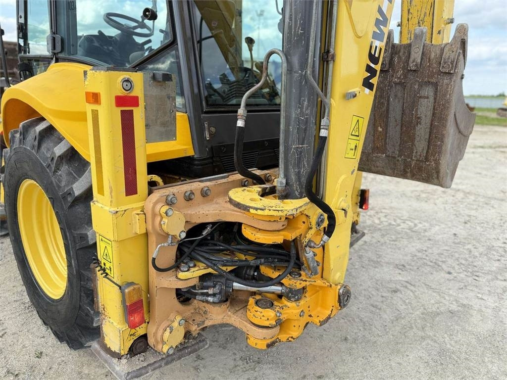 Retroexcavadora New Holland LB 110 B-4PT: foto 23 Retroexcavadora New Holland LB 110 B-4PT: foto 23