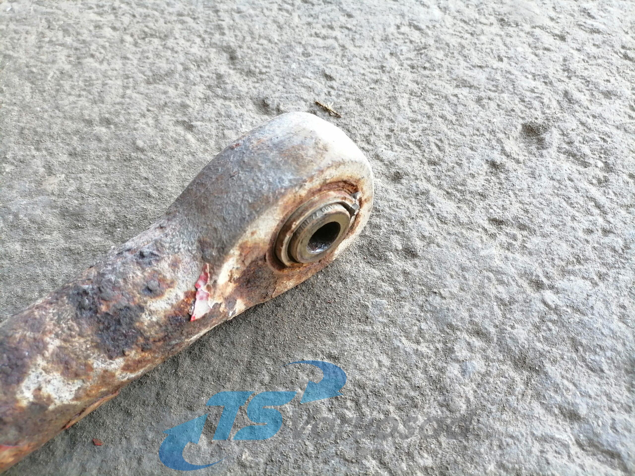 MAN Anti-roll bar 81437156074 - Barra estabilizadora para Camión: foto 2 MAN Anti-roll bar 81437156074 - Barra estabilizadora para Camión: foto 2