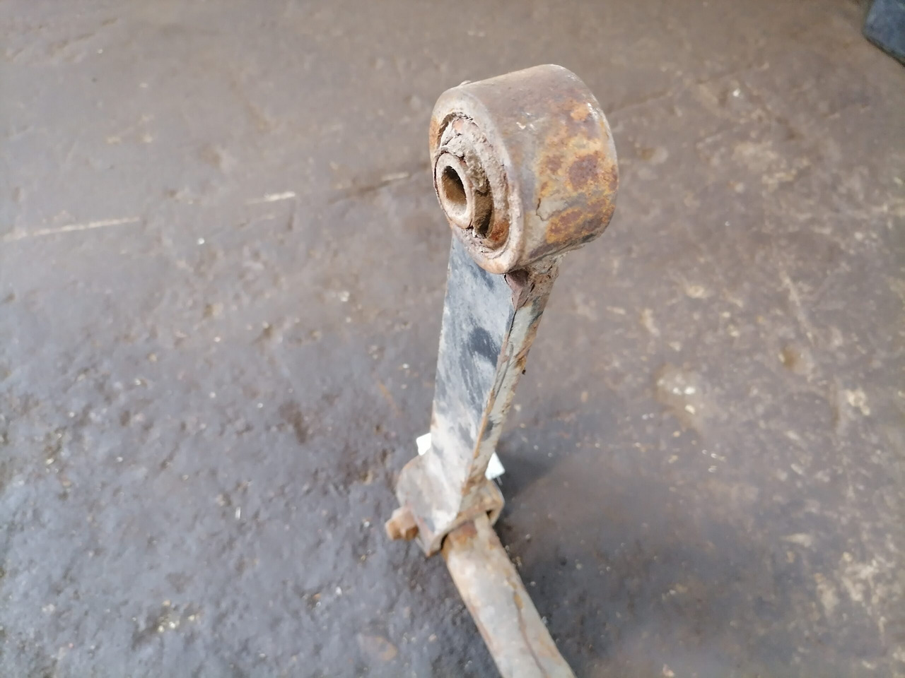 MAN Anti-roll bar 81437156074 - Barra estabilizadora para Camión: foto 3 MAN Anti-roll bar 81437156074 - Barra estabilizadora para Camión: foto 3