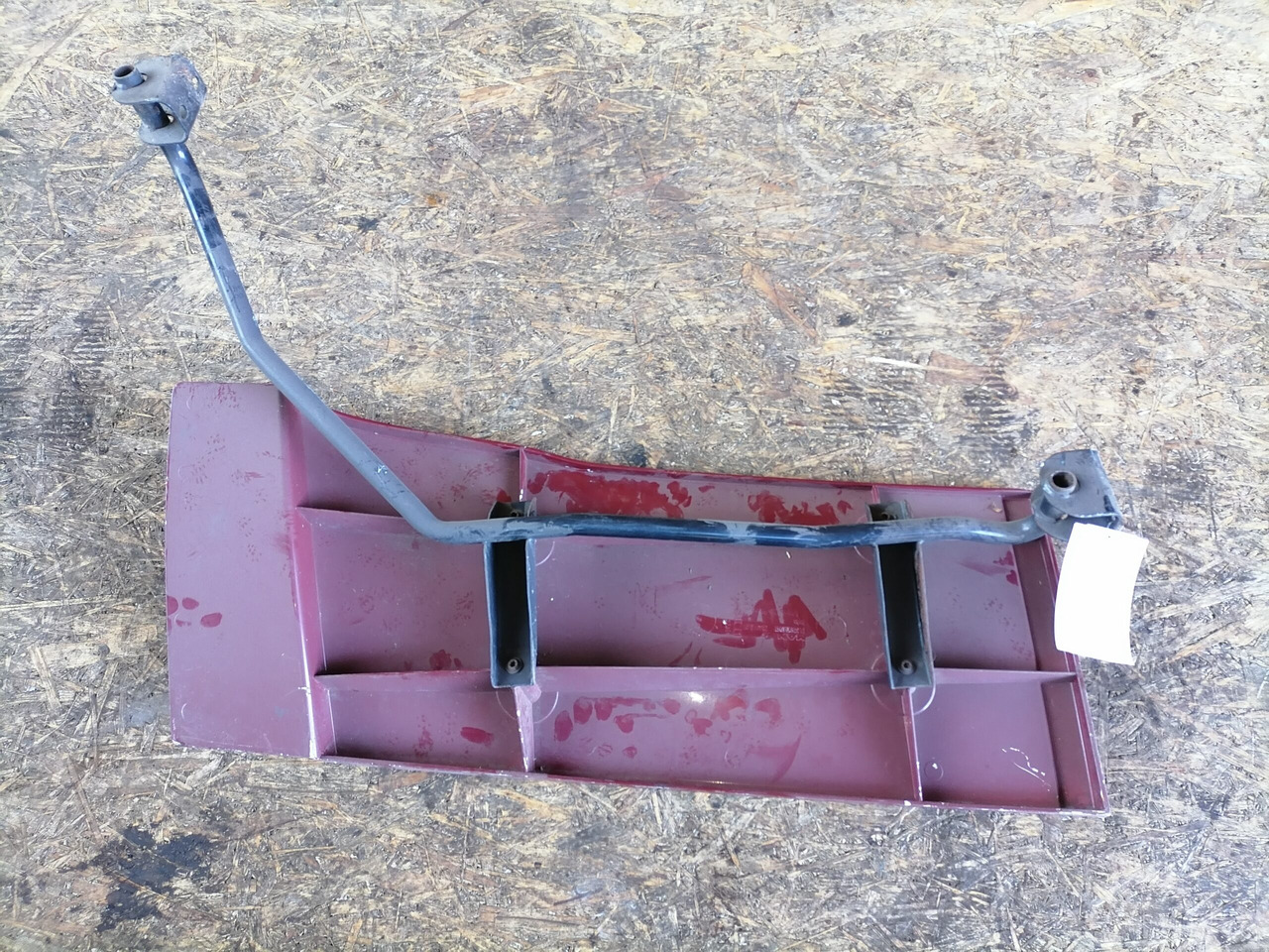 MAN Kabiini tuulesuunaja, ülemine vasak 81629100141 - Aerodinámica/ Spoiler para Camión: foto 3 MAN Kabiini tuulesuunaja, ülemine vasak 81629100141 - Aerodinámica/ Spoiler para Camión: foto 3