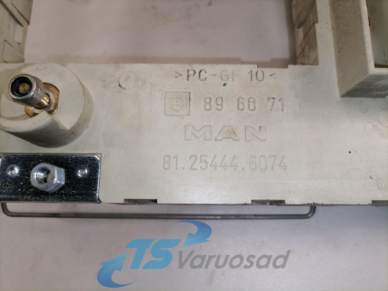 MAN Kaitsmepaneel 81254446074 - Fusible para Camión: foto 2 MAN Kaitsmepaneel 81254446074 - Fusible para Camión: foto 2