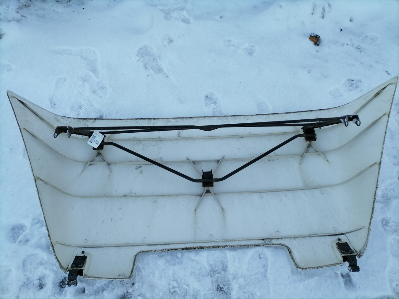 MAN MAN kabiini tuulesuunaja, katus 81629100128 - Aerodinámica/ Spoiler para Camión: foto 5 MAN MAN kabiini tuulesuunaja, katus 81629100128 - Aerodinámica/ Spoiler para Camión: foto 5