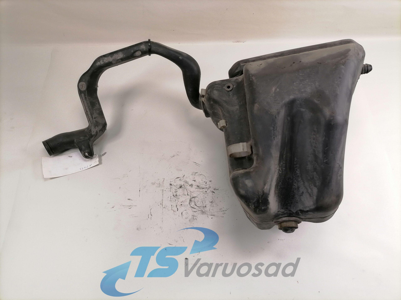 MAN Windscreen washer fluid tank 81264810079 - Limpiaparabrisas para Camión: foto 2 MAN Windscreen washer fluid tank 81264810079 - Limpiaparabrisas para Camión: foto 2