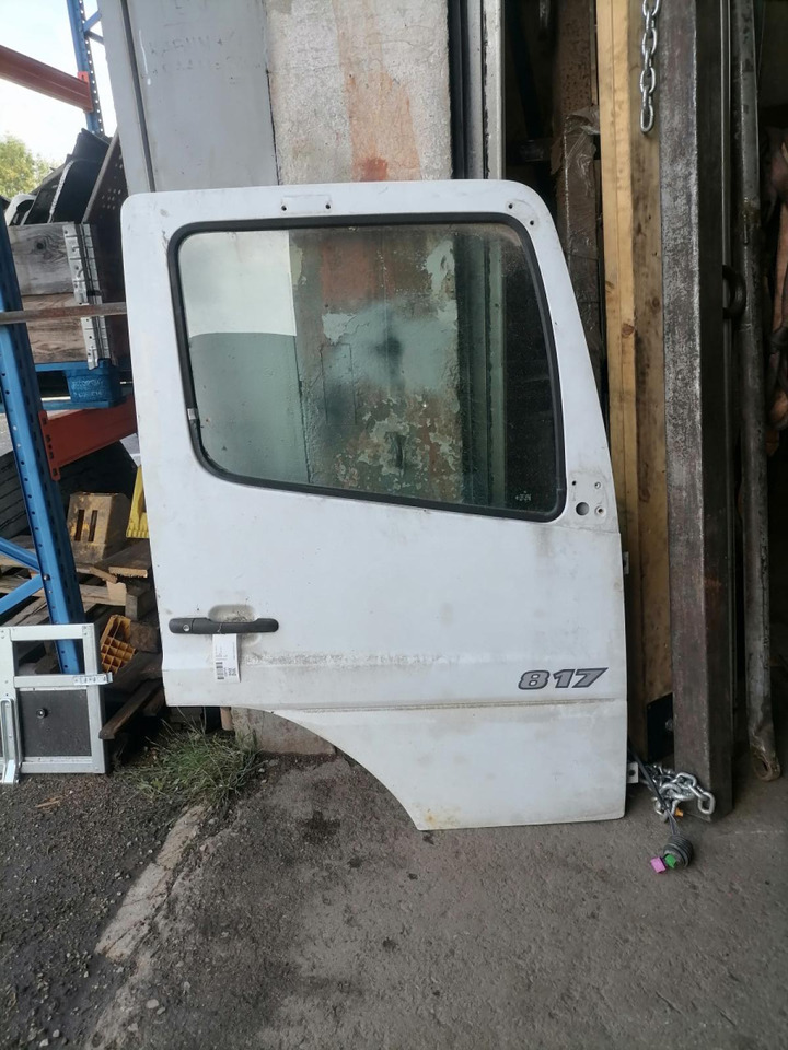 MB MB uks, parem A9737201805 - Puerta y piezas para Camión: foto 1 MB MB uks, parem A9737201805 - Puerta y piezas para Camión: foto 1
