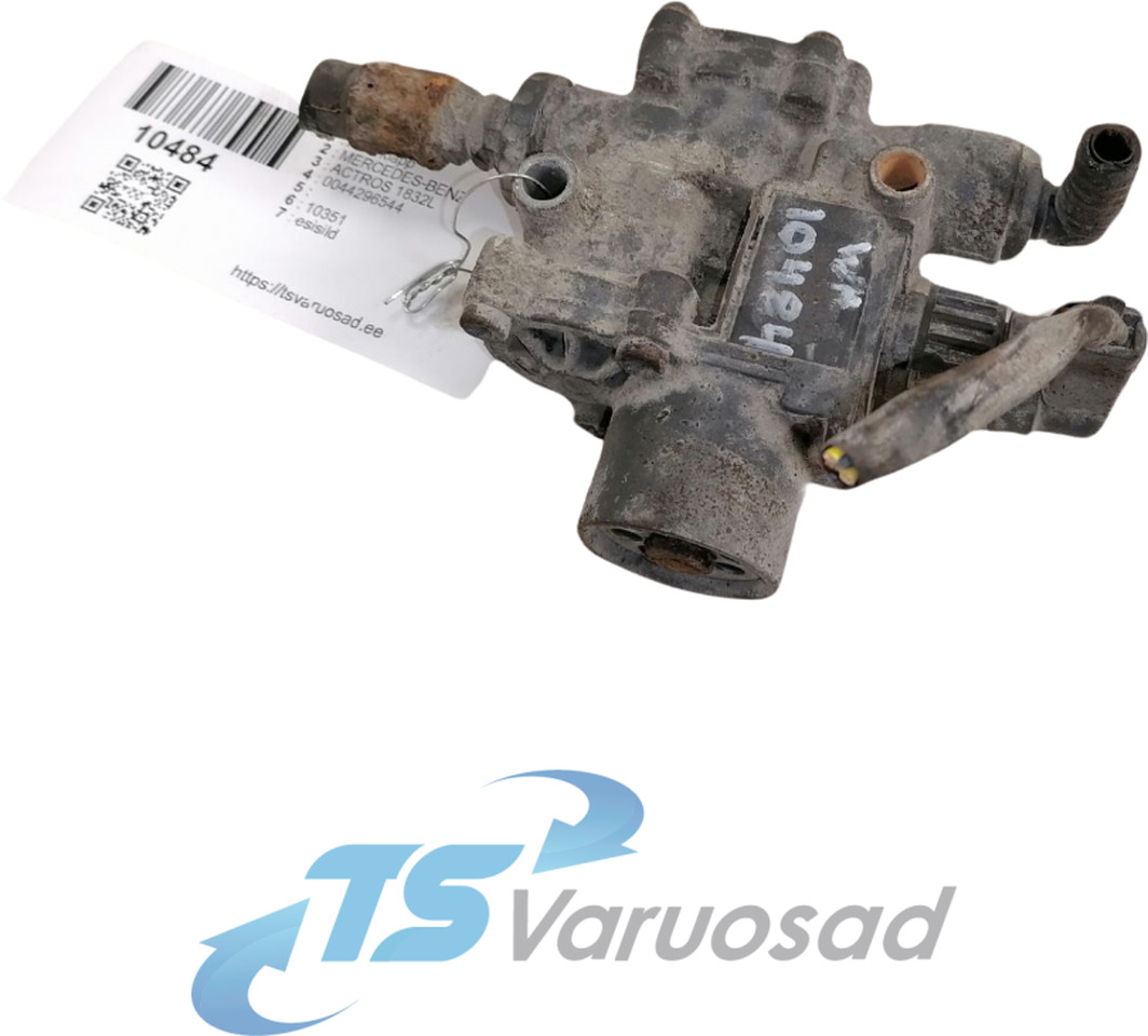 Mercedes-Benz ABS brake valve 0044296544 - Válvula de freno para Camión: foto 1 Mercedes-Benz ABS brake valve 0044296544 - Válvula de freno para Camión: foto 1